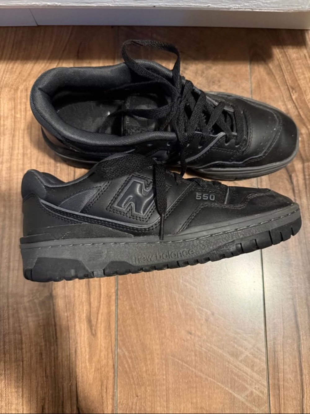 New Balance 550 Classic Trainer in Black